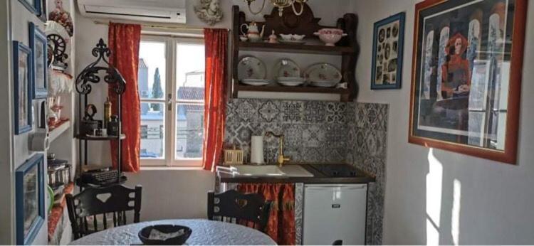Vintage House For Rent 60M From Sea Διαμέρισμα Baška Voda Εξωτερικό φωτογραφία